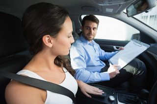 Illustration for article titled What Should You Expect From Your First Driving Lesson